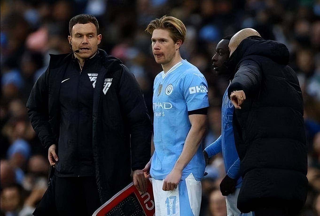 九游正版游戏下载关于德布劳内官方宣布出色防守新规，中国队引发争议！的信息