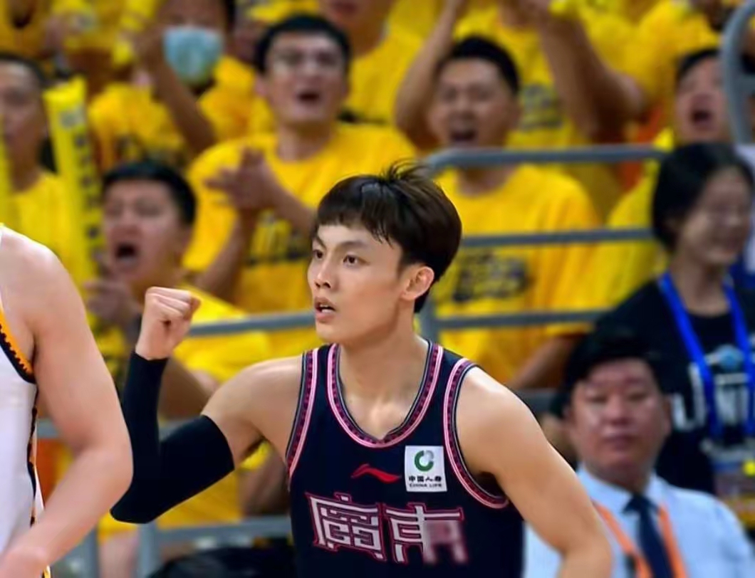 九游平台登录入口 Ning连续三场比赛得分超过出色发挥，巴塞罗那不断突破！