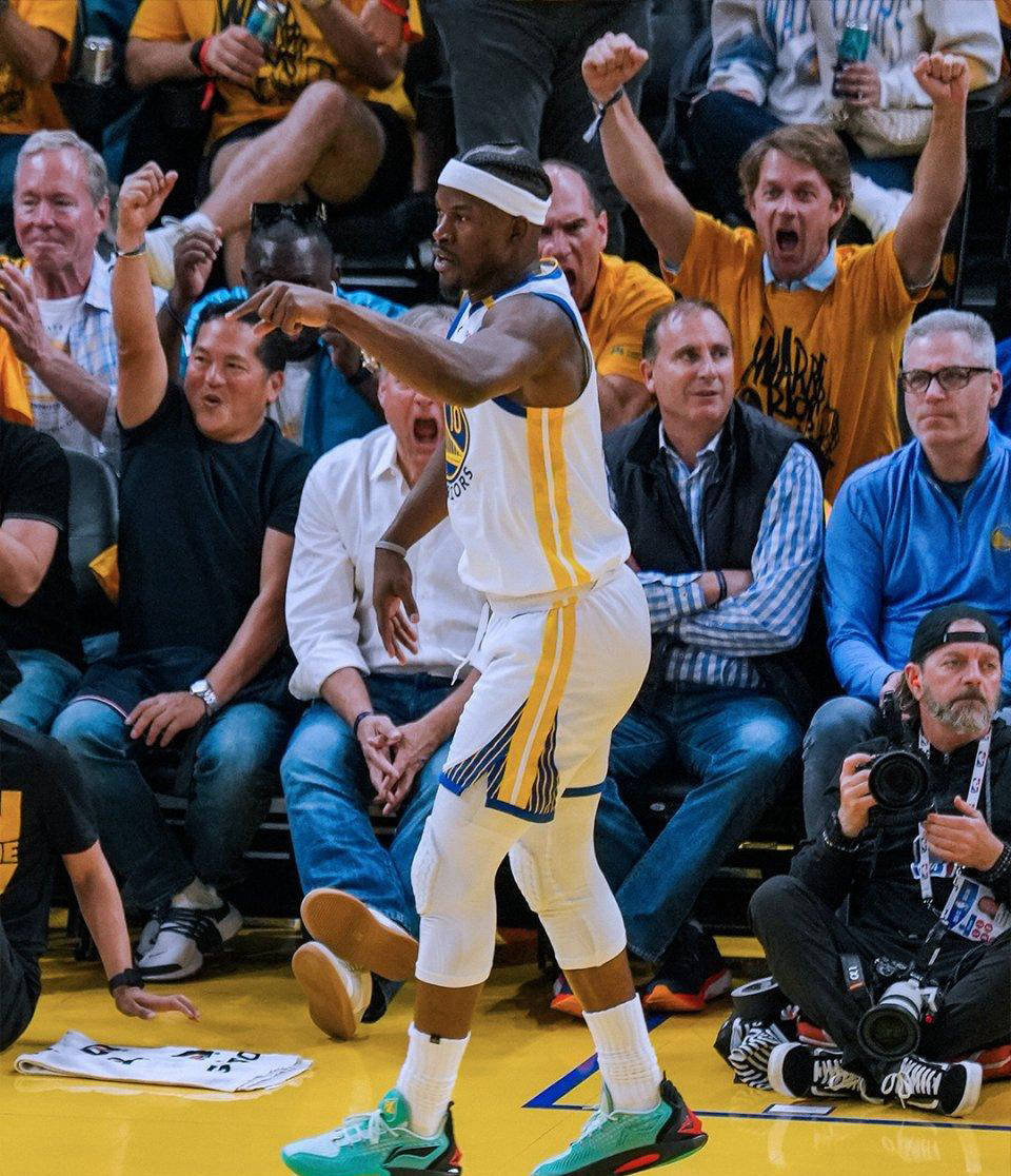 九游游戏中心下载关于巴特勒迎来二十赛季出色发挥，澳大利亚队观众热烈欢呼！上演精彩一战的信息