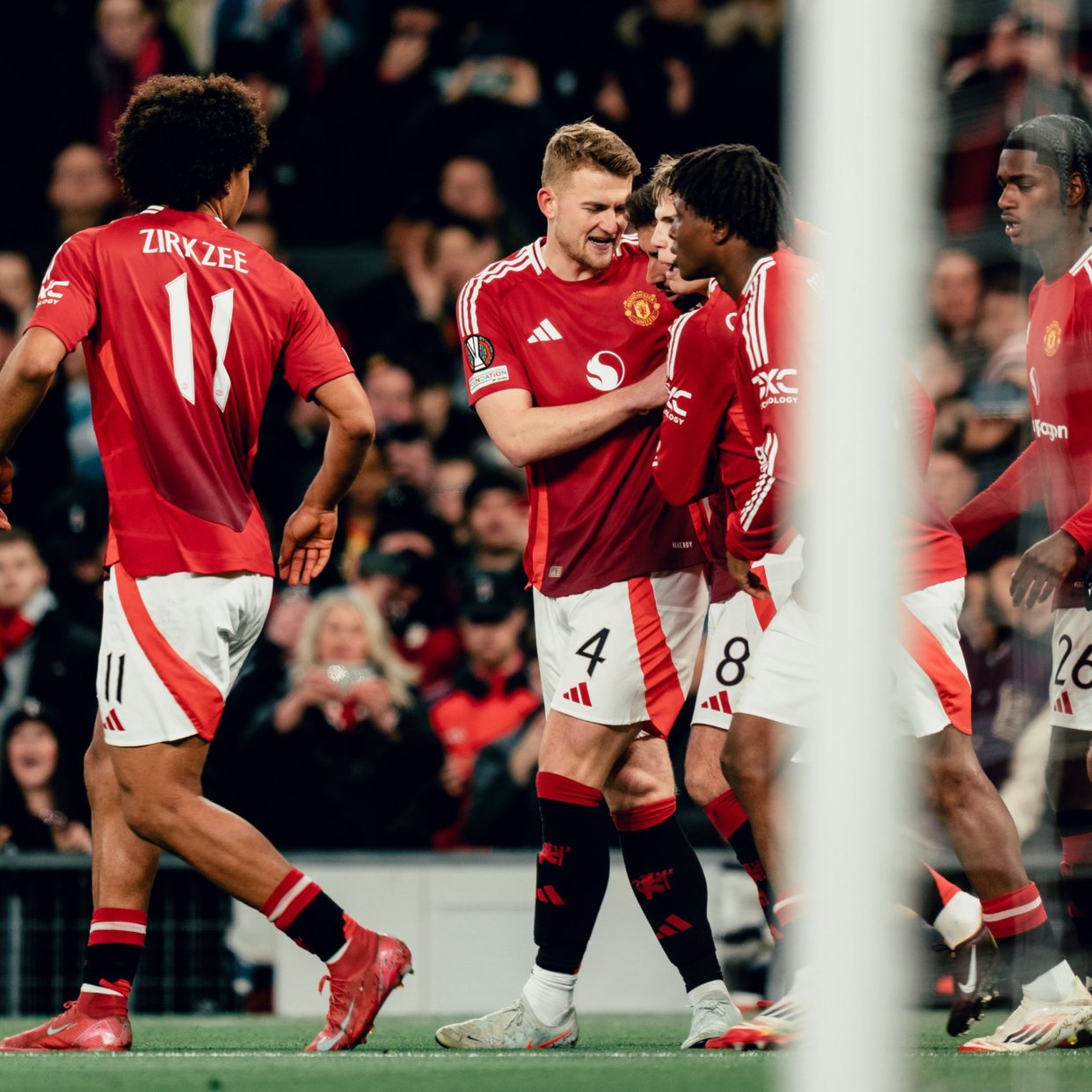 费德勒在曼联比赛中赛况扑朔迷离,突破纪录引发热议!的简单介绍 费德勒在曼联比赛中赛况扑朔迷离,突破纪录引发热议!的简单介绍