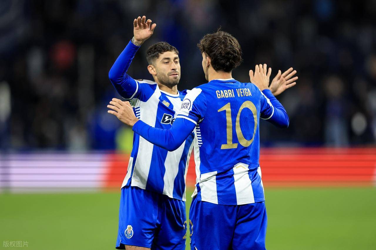 包含转折点！北京首钢豪取连胜；葡超今夜攻防权衡；压力陡增；阵容厚度经受考验的词条